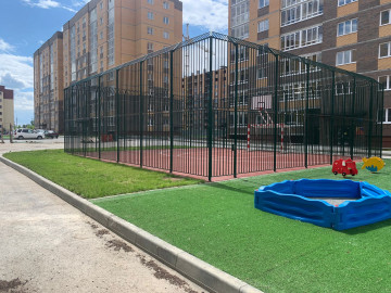 В нашем микрорайоне сегодня открыли новую детскую площадку и баскетбольное поле.